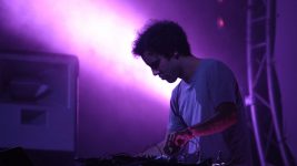 Four Tet’s streaming royalty’s geschil met Domino: wat is er aan de hand en waarom het ertoe doet